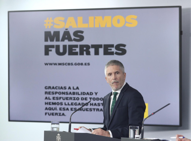 El ministro del Interior, Fernando Grande-Marlaska, comparece ante los medios tras el Consejo de Ministros celebrado en Moncloa