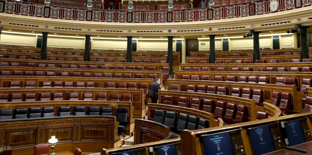 Vista del hemiciclo tras el pleno del Congreso