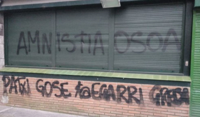 Imagen de pintada a una sede