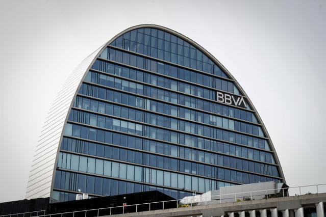 La Ciudad BBVA, compuesta por siete edificios que alberga la nueva sede de la entidad bancaria española Banco Bilbao Vizcaya Argentaria.