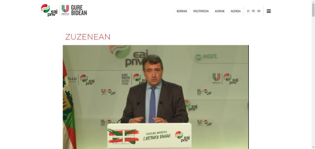 El portavoz del PNV en el Congreso, Aitor Esteban, en una rueda de prensa en Sabin Etxea, en Bilbao