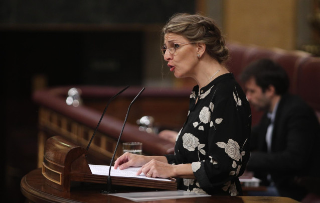 La ministra de Trabajo y Economía Social, Yolanda Díaz, interviene en el pleno de control al Gobierno centrado en las medidas post-COVID 19, la derogación de la reforma laboral y la destitución por parte del ministro del Interior, Fernando Grande-Marlaska