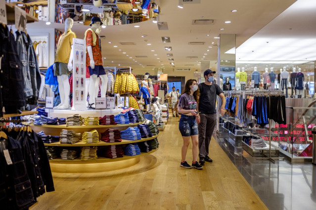 Tienda de Uniqlo abierta tras el coronavirus
