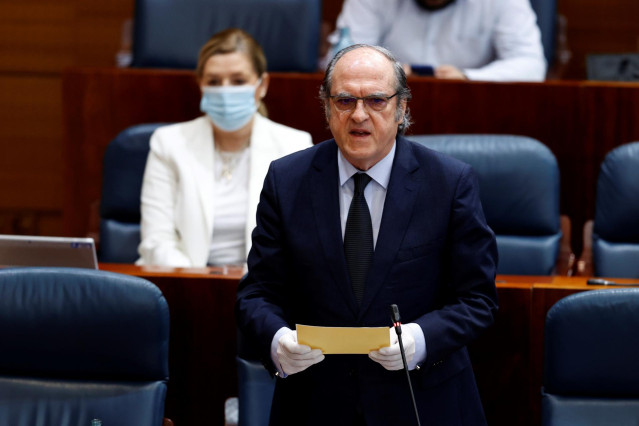 El portavoz del grupo socialista, Ángel Gabilondo, en el pleno de la Asamblea de Madrid. Archivo.