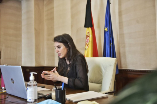 Irene Montero,ministra de Igualdad, se reúne con responsables de CCOO y UGT