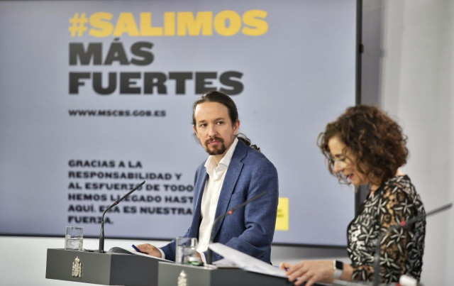 El vicepresidente segundo, Pablo Iglesias, y la portavoz del Gobierno, María Jesús Montero