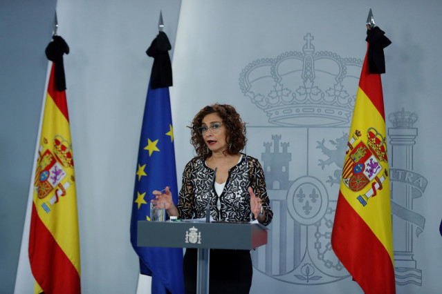 La ministra de Hacienda y portavoz del Gobierno, María Jesús Montero, ofrece una rueda de prensa tras el Consejo de Ministros celebrado este viernes, que ha aprobado el Ingreso Mínimo Vital, en Madrid (España), a 29 de mayo de 2020.
