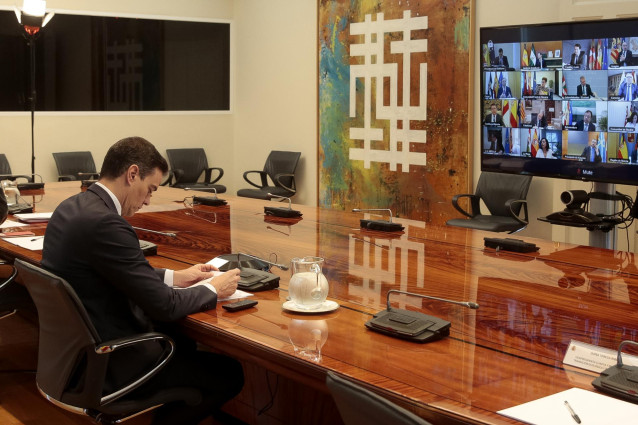 El presidente del Gobierno, Pedro Sánchez, se reúne con los presidentes autonómicos por videoconferencia, en Madrid (España) a 10 de mayo de 2020.