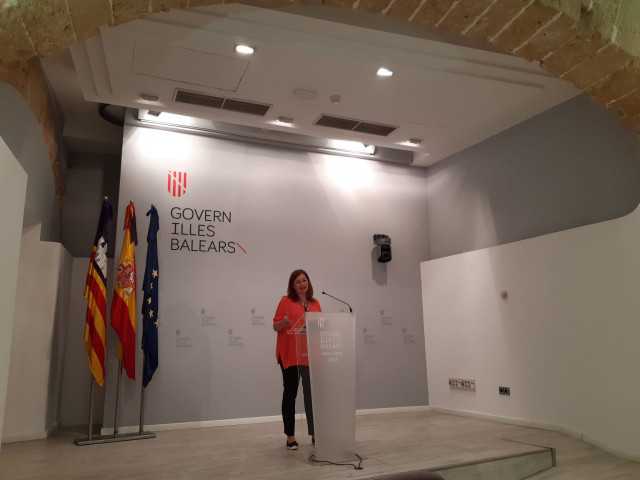 La presidenta del Govern, Francina Armengol, en comparecencia en Consolat de Mar.