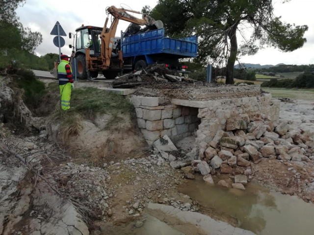 Carretera de la Diputación de Valencia afectada por el paso de la DANA.