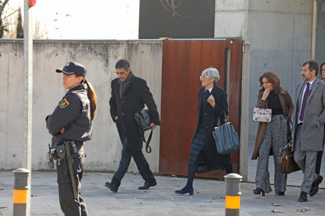 El mayor de los Mossos d’Esquadra, Josep Lluís Trapero, y su abogada, Olga Tubau, en la Audiencia Nacional
