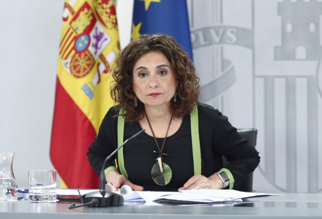 La ministra portavoz y de Hacienda, María Jesús Montero, comparece en rueda de prensa posterior al Consejo de Ministros celebrado en Moncloa, en Madrid (España), a 16 de junio de 2020.