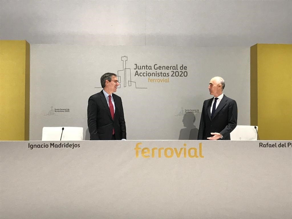 El presidente de Ferrovial, Rafael del Pino, y su consejero delegado, Ignacio Madridejos, ante la junta general de accionistas telemática de la compañía