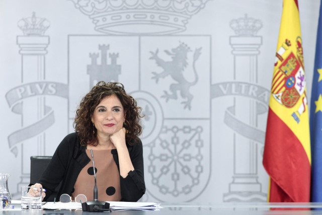 La ministra portavoz y de Hacienda, María Jesús Montero, durante su comparecencia en rueda de prensa posterior al Consejo de Ministros celebrado en Moncloa, Madrid (España), a 30 de junio de 2020.