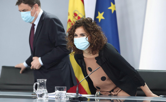 La ministra portavoz y de Hacienda, María Jesús Montero, a su llegada a la comparecencia en rueda de prensa posterior al Consejo de Ministros celebrado en Moncloa, Madrid (España), a 30 de junio de 2020.