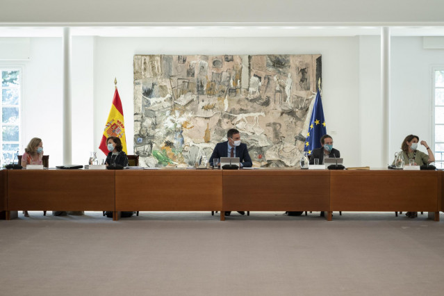 El presidente del Gobierno, Pedro Sánchez, preside la reunión del Consejo de Ministros donde se aprobará la prórroga hasta el 30 de septiembre de los expedientes de regulación temporal de empleo (ERTE) asociados al Covid-19 y de la prestación extraordinar