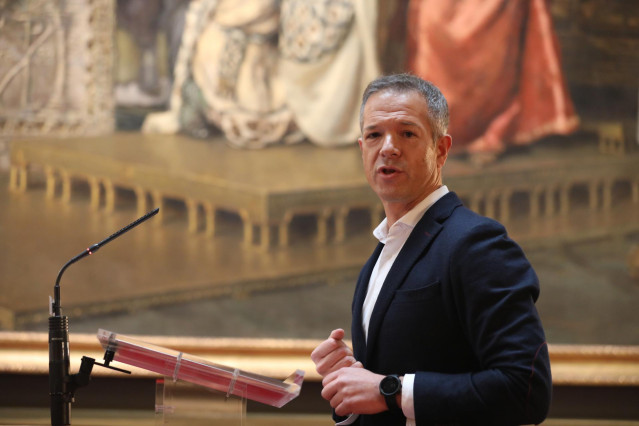 El portavoz del PSOE en el Senado, Ander Gil, en rueda de prensa tras la reunión de la Junta de Portavoces del Senado, en Madrid (España), a 16 de enero de 2020.