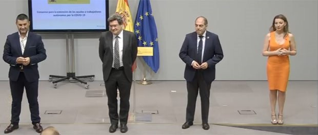 El ministro de Inclusión, Seguridad Social y Migraciones, José Luis Escrivá, con los representantes de las organizaicones de autónomos