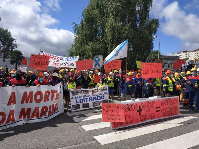 Protesta de trabajadores de Alcoa ante la Xunta