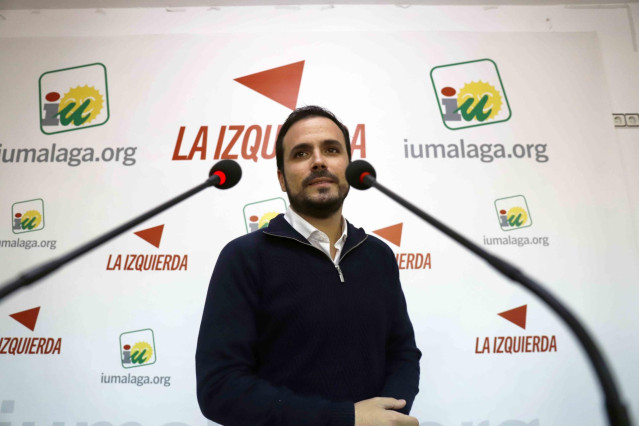 El ministro de Consumo y coordinador federal de IU, Alberto Garzón, durante la rueda de prensa en la sede provincial de IU, en Málaga (España),  a 8 de octubre del 2019