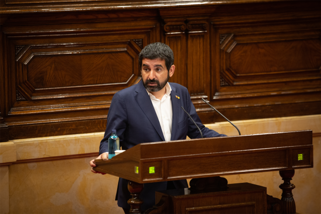 El Consejero de Trabajo, Asuntos Sociales y Familias de la Generalitat, Chakir El Homrani, en una imagen de archivo