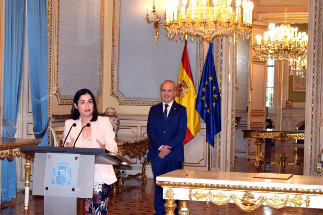 La ministra de Política Territorial y Función Pública y el rector de la UNED firman un protocolo de colaboración.