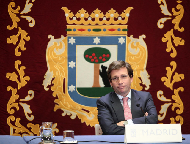 El alcalde de Madrid, José Luis Martínez-Almeida, informa en rueda de prensa de los acuerdos adoptados por el Ayuntamiento de la capital en la Junta de Gobierno, en el Palacio de Cibeles, Madrid (España), a 18 de junio de 2020.