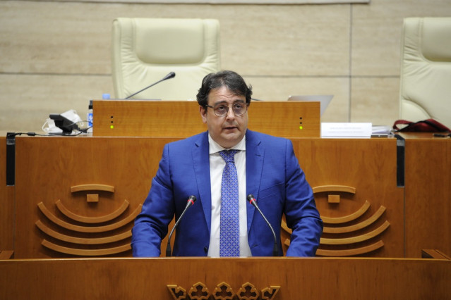 El vicepresidente segundo y consejero de Sanidad y Servicios Sociales de la Junta de Extremadura, José María Vergeles, en su comparecencia en la Asamblea para informar sobre la gestión de la pandemia del Covid-19