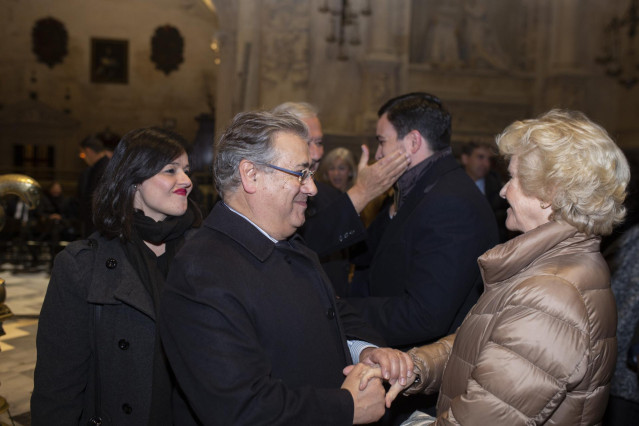 Misa en homenaje al teniente de alcalde del Ayuntamiento de Sevilla Alberto Jiménez-Becerril y a Ascensión García, asesinados por la banda terrorista ETA el 30 de enero de 1998. La presidenta de PP de Sevilla, Virginia Pérez, y Juan Ignacio Zoido, saludan