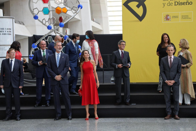 Los Reyes de España presiden el acto de entrega de los Premios Nacionales de Innovación y Diseño 2019 en el Museo de Ciencias