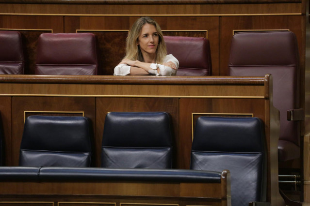 La portavoz parlamentaria popular, Cayetana Álvarez de Toledo, en el Congreso de los Diputados durante una sesión plenaria en la que además se debate el Decreto Ley 21/2020, o decreto de la ‘nueva normalidad’, que rige en España desde el término del estad