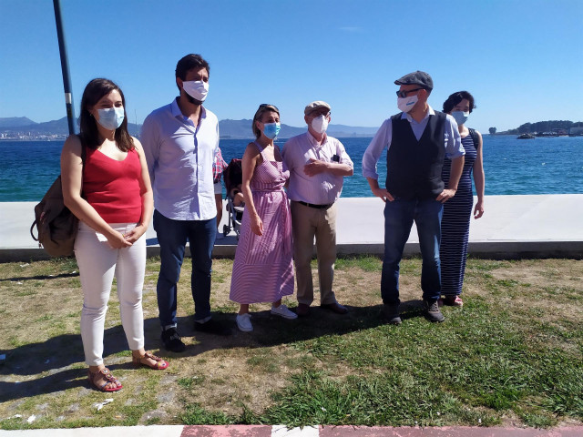 Gómez-Reino, Yolanda Díaz, Eva Solla, Martiño Noriega, Iria Figueroa y Xosé Manuel Pazos en Cangas durante la campaña electoral de Galicia en Común-Anova Mareas del 12J