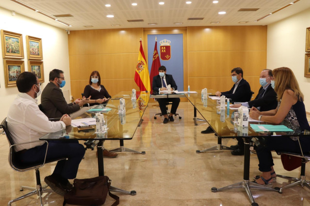 Foto/ El Jefe Del Ejecutivo Regional, Fernando López Mir As, Preside La Reunión Del Comité De Seguimiento Covid 19
