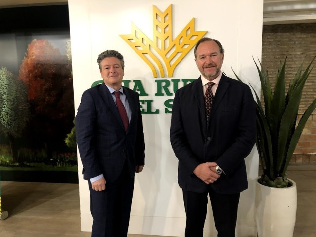 De izquierda a derecha, el director general de Caja Rural del Sur, Guillermo Téllez, y el presidente de Caja Rural del Sur, José Luis García-Palacios.