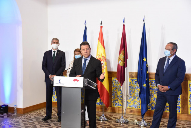 El presidente de Castilla-La Mancha, Emiliano García-Page, visita las instalaciones del Centro de Innovación Digital de Talavera.