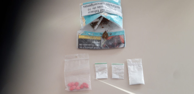 Productos intervenidos en la fiesta ilegal de Costa de la Calma, Calvià.