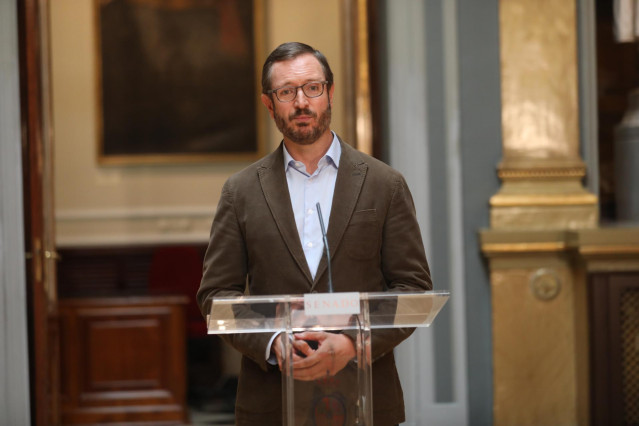 El portavoz de Grupo Parlamentario Popular en el Senado, Javier Maroto, en rueda de prensa.