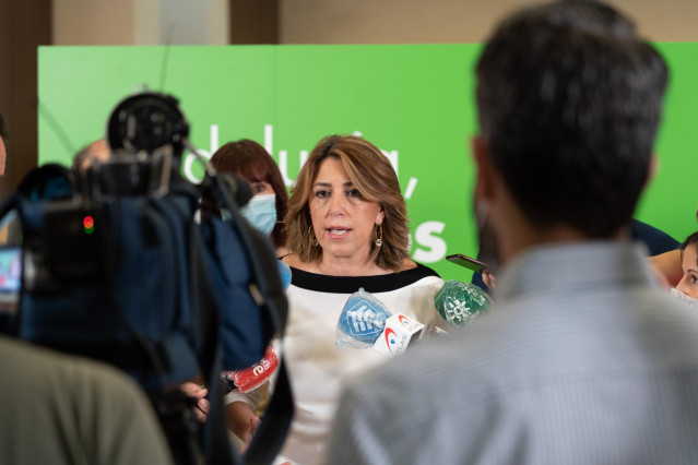 La secretaria general del PSOE de Andalucía, Susana Díaz, atiende a los medios a su llegada a una reunión con los grupos parlamentarios socialistas andaluces del Congreso y del Senado. Sevilla, a 07 de julio del 2020