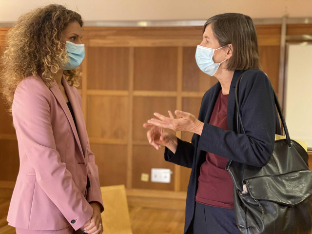 La delegada del Gobierno en Cantabria, Ainoa Quiñones, y la rectora de la UIMP, María Luz Morán