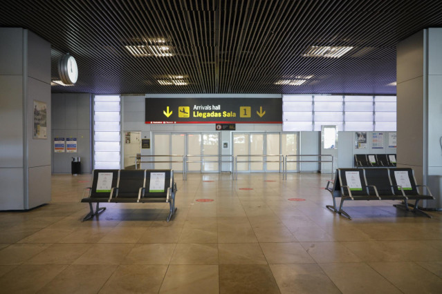 Entrada a la sala de llegadas 1 de la Terminal 1 del Aeropuerto de Barajas.