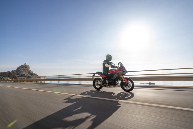 BMW F 900 XR
