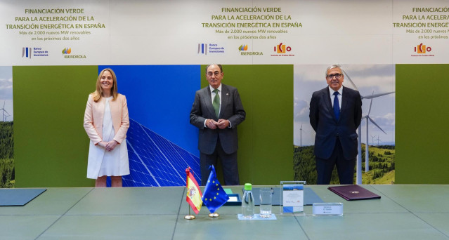 Acto de firma del acuerdo entre Iberdrola, el BEI y el ICO