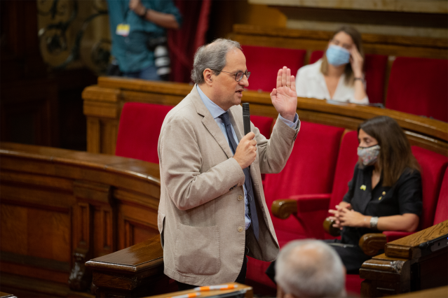 El presidente de la Generalitat, Quim Torra, interviene en el Parlament catalán durante la segunda sesión plenaria monográfica sobre la gestión de las residencias para personas mayores y para personas con discapacidad durante la pandemia del COVID-19.