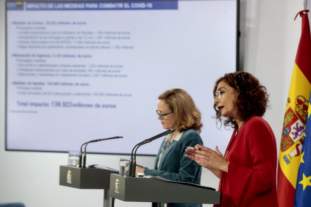 La ministra de Asuntos Económicos y de Transformación Digital de España, Nadia Calviño, y la Ministra de Hacienda y portavoz del Gobierno, María Jesús Montero
