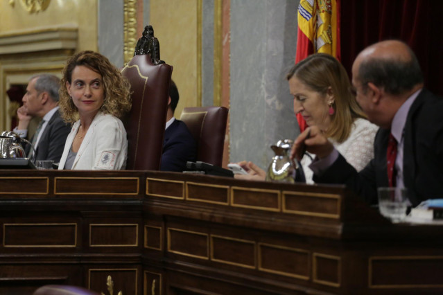 La presidenta del Congreso, Meritxell Batet; la vicepresidenta segunda del Congreso y diputada del PP, Ana Pastor; y el diputado de Vox en el Congreso Ignacio Gil Lázaro, durante una sesión plenaria