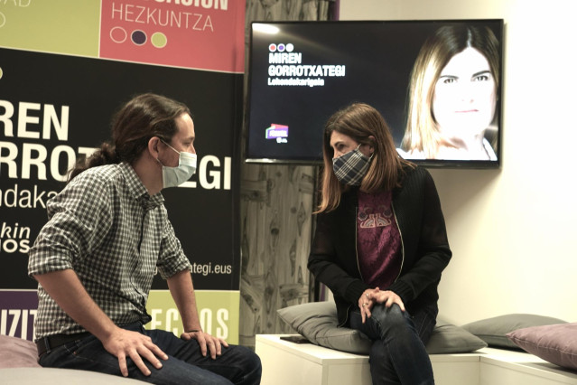 El secretario general de Podemos y vicepresidente segundo del Gobierno y ministro de Derechos Sociales y para la Agenda 2.030, Pablo Iglesias,  el acto de campaña al que ha acudido en apoyo a la candidata a lehendakari de Elkarrekin Podemos-IU