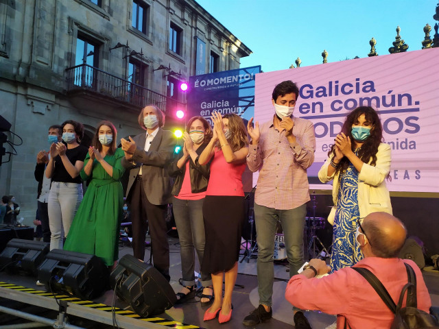 Cierre de campaña de Galicia en Común-Anova Mareas con Antón Gómez-Reino, Yolanda Díaz, Ada Colau y candidatos de la coalición