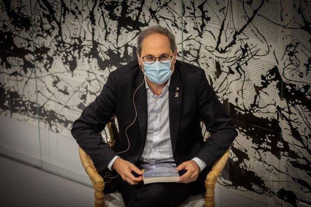 El president de la Generalitat, Quim Torra, durante la presentación del libro de la portavoz parlamentaria de Junts per Catalunya, Laura Borràs, 'El poder transformador de la lectura' en Barcelona, Catalunya, (España), a 10 de julio de 2020.