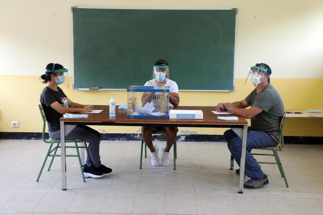 Simulacro de mesa electoral celebrado en Friol