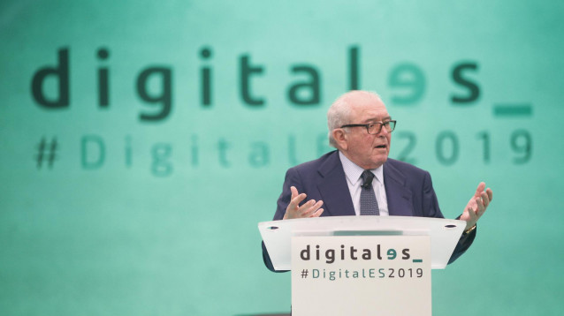 El presidente de DigitalES, Eduardo Serra Rexach, participa en la apertura oficial de la segunda jornada del  'DigitalES Summit 2019' en Madrid.